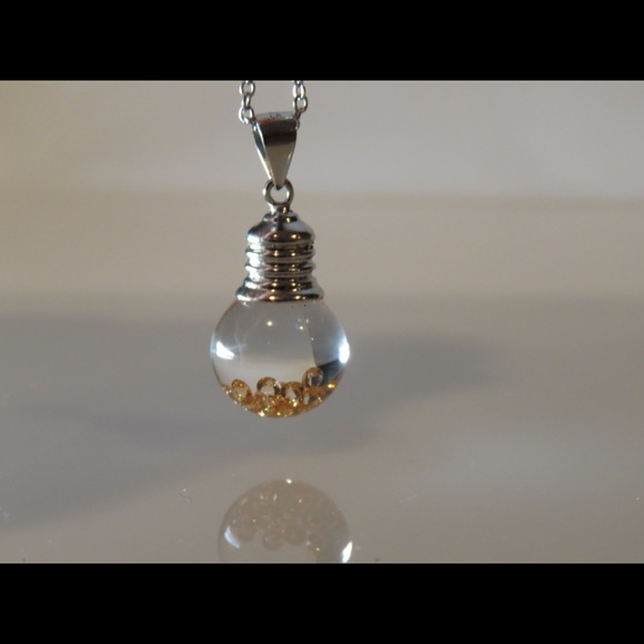 Grace & Kindness Light bulb necklace - Picture 3 of 3